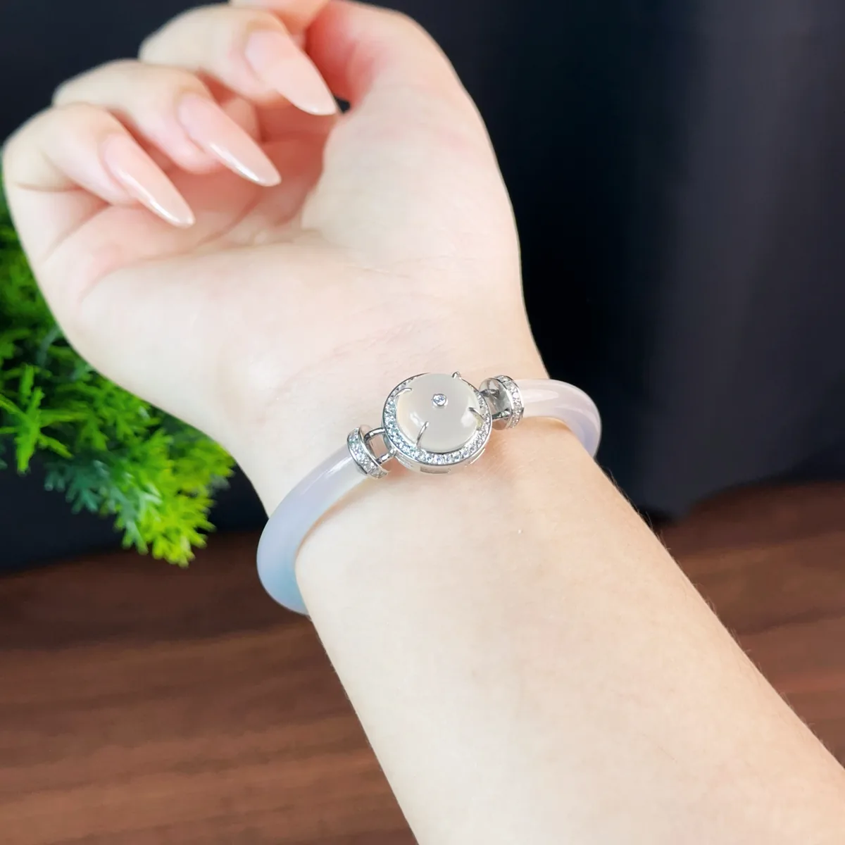 4. Lắc Tay Đồng Hồ Mã Não Size Nhỏ Dáng 2 · ảnh 2