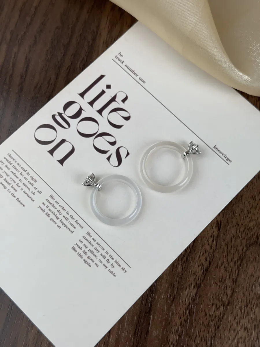 8. Nhẫn Mã Não Moissanite